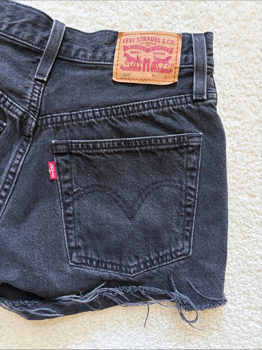 Ladies Levi's Distressed Jean Shorts - Picture 7 of 12